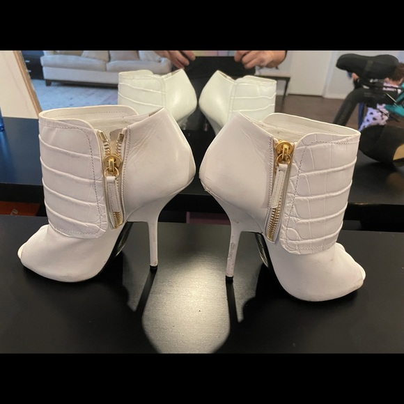 Giuseppe Zanotti Leather Peep-Toe Booties - Picture 10 of 16